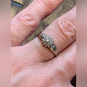 10 KT Gold Diamond Ring